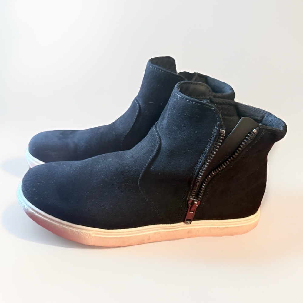 IZOD Women's Mila Sneaker Side Zip Suede Leather Ankle BOOTS Size 7
